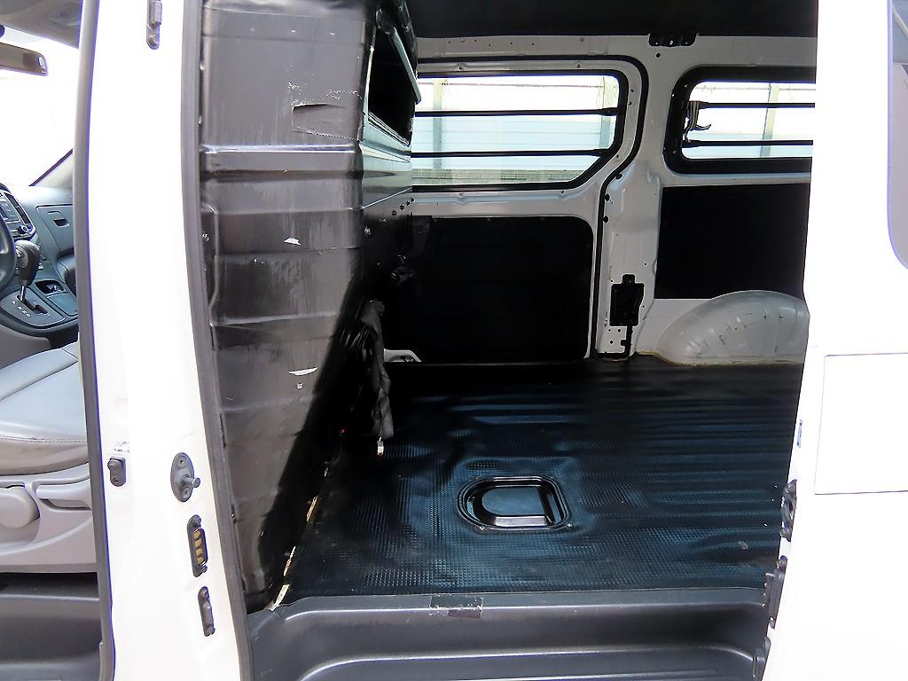 HYUNDAI Starex - Vista 6