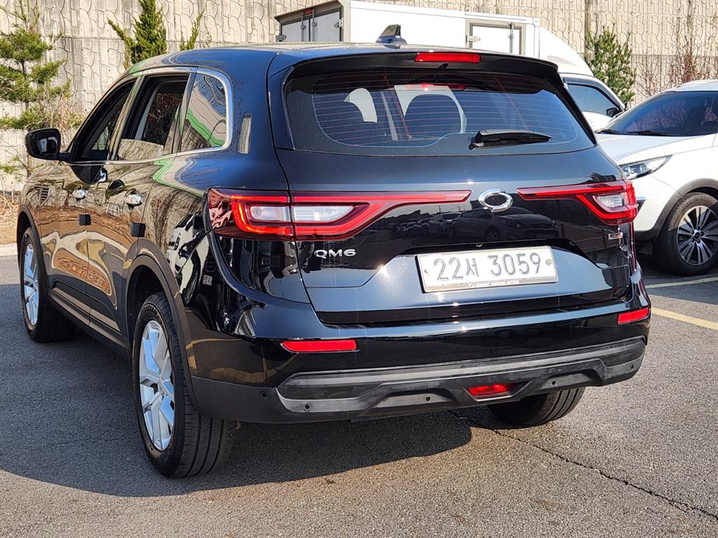 SAMSUNG QM6 - Vista 8