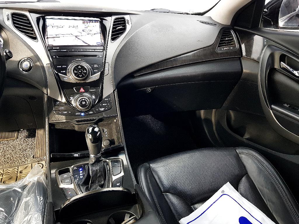 HYUNDAI Grandeur - Vista 9