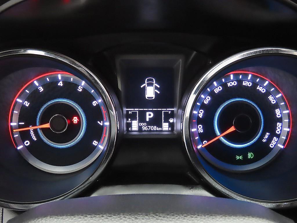 Ssangyong Tivoli 2015 Rojo - Importación desde Corea - HF Imports Iquique - Foto 7