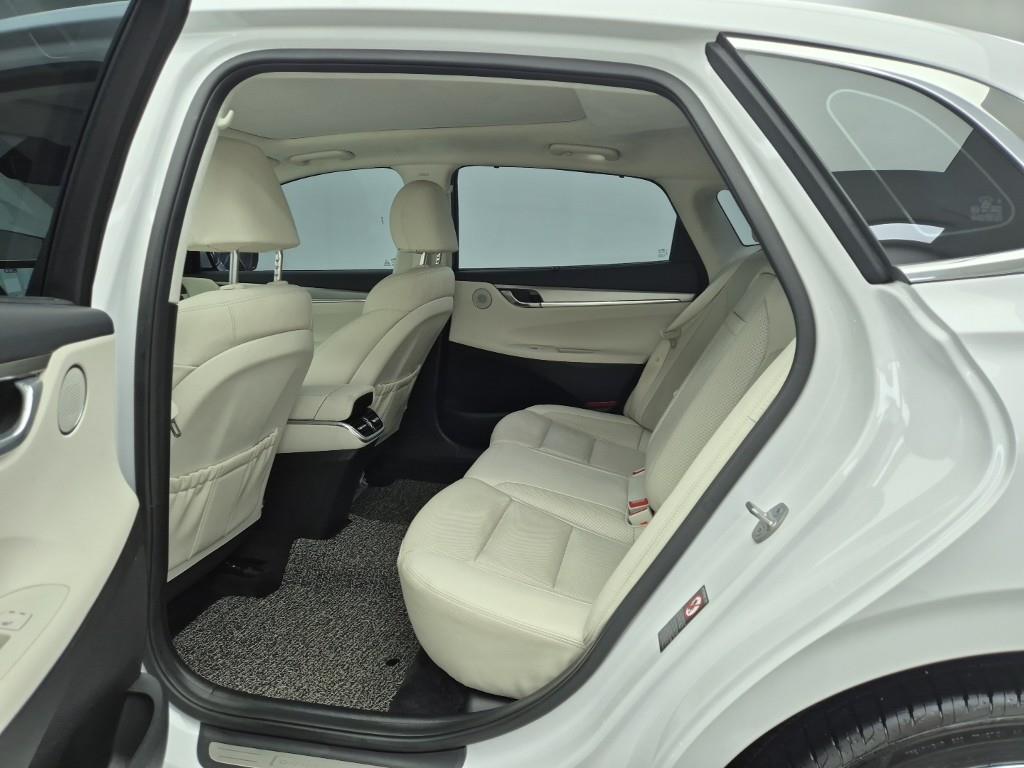 HYUNDAI Grandeur - Vista 12