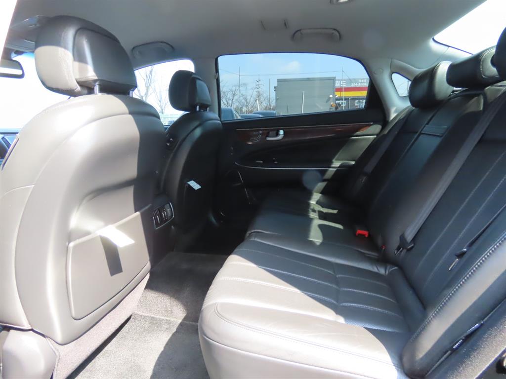 HYUNDAI Equus - Vista 11