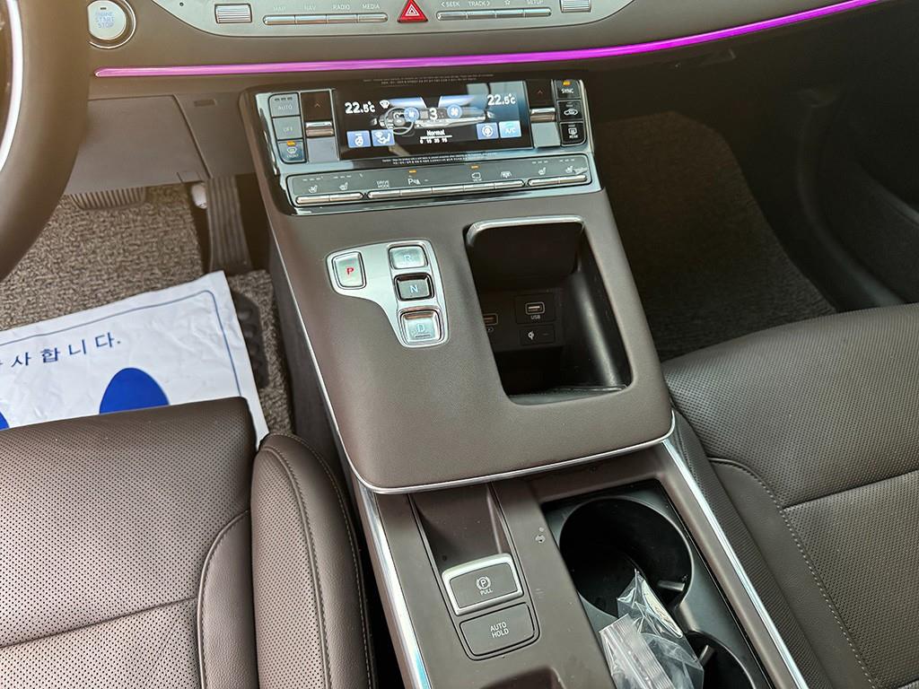HYUNDAI Grandeur - Vista 11