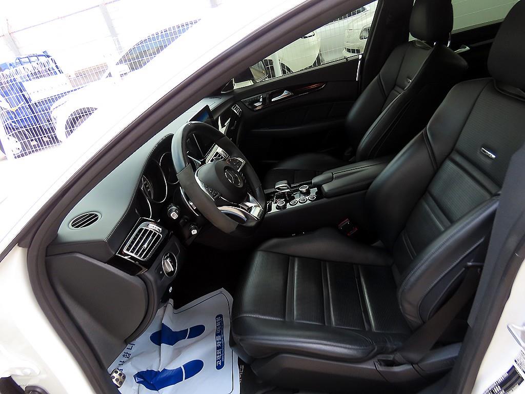 Mercedes Benz CLS Class - Vista 5