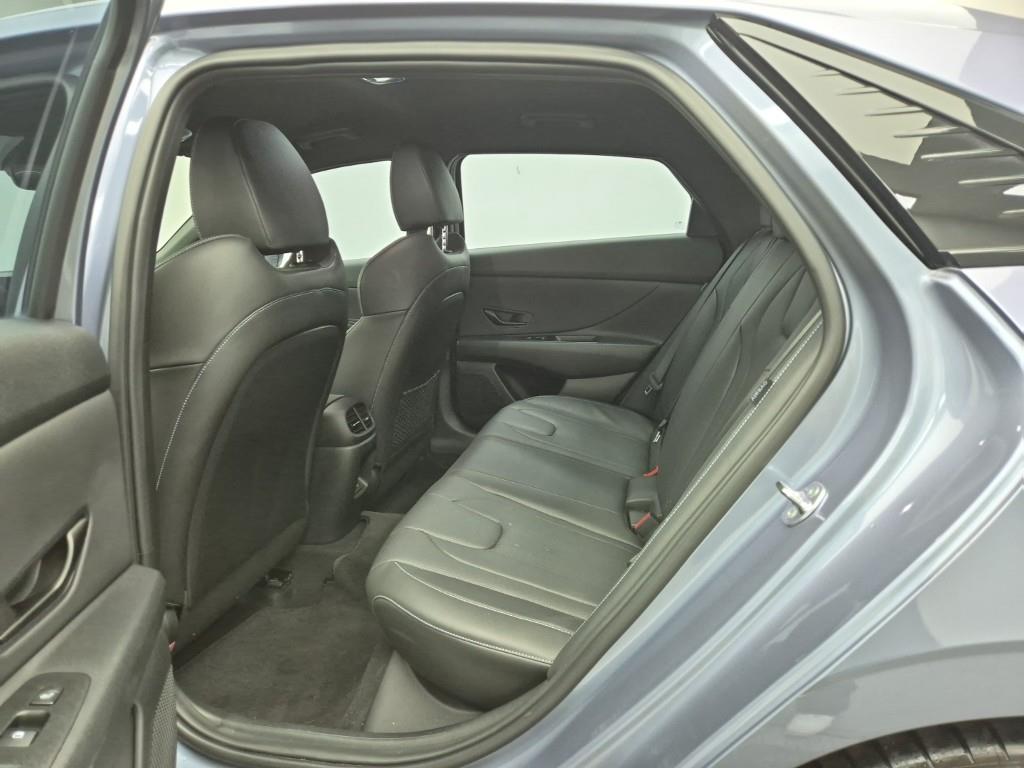 HYUNDAI Avante - Vista 12