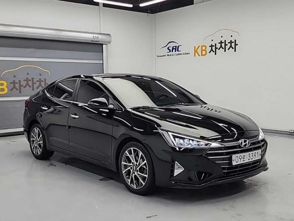 HYUNDAI Avante - Vista 5