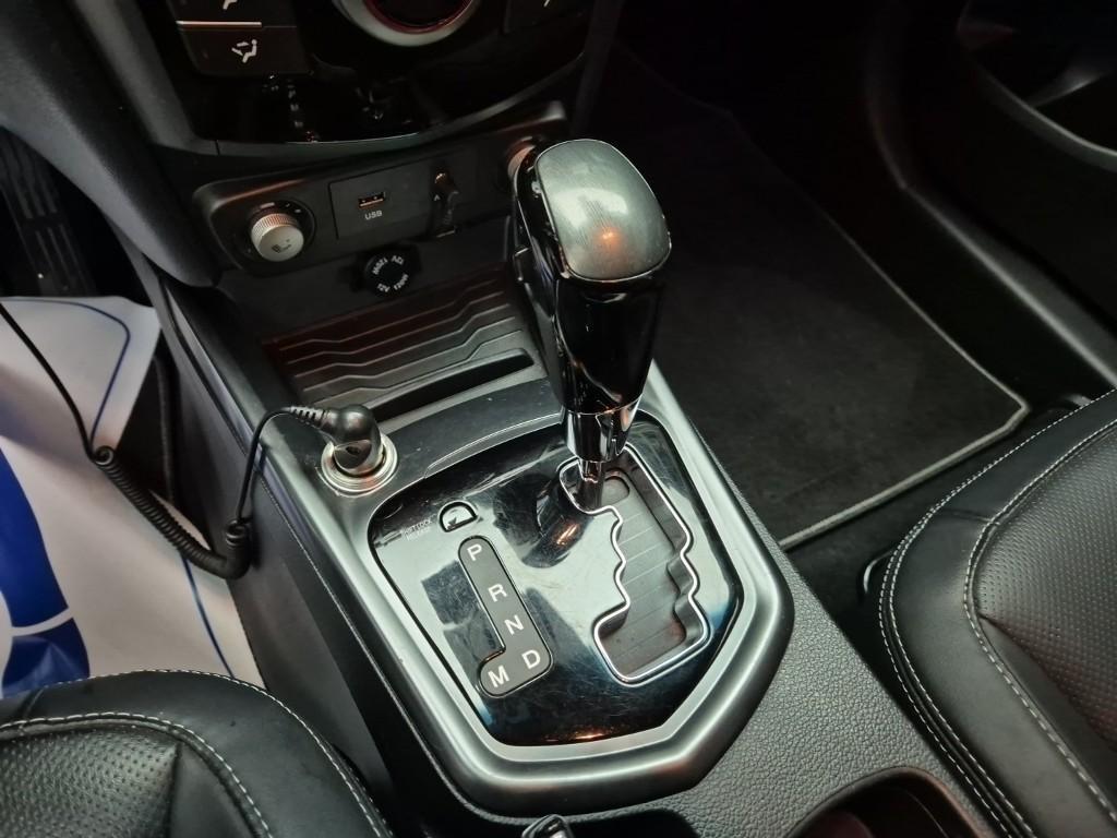 Ssangyong Tivoli - Vista 8