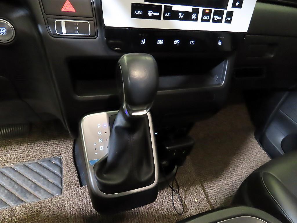 HYUNDAI Staria - Vista 12