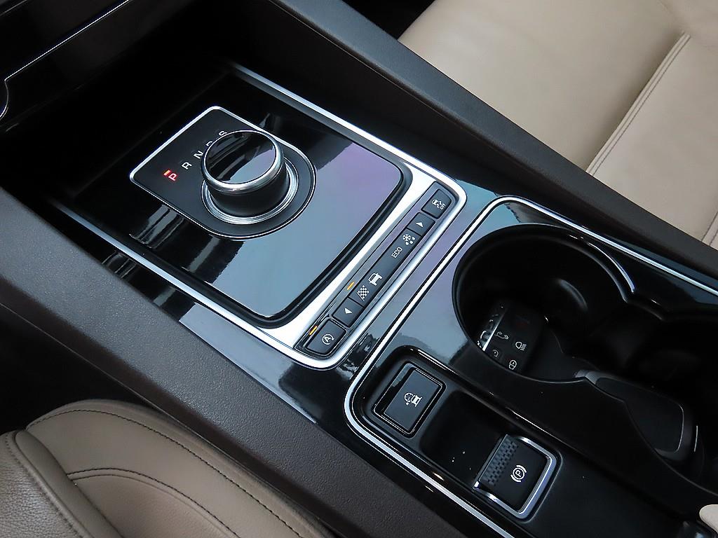 Jaguar F-PACE - Vista 10