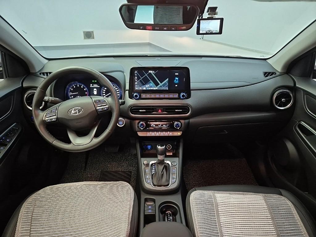 HYUNDAI Kona - Vista 7