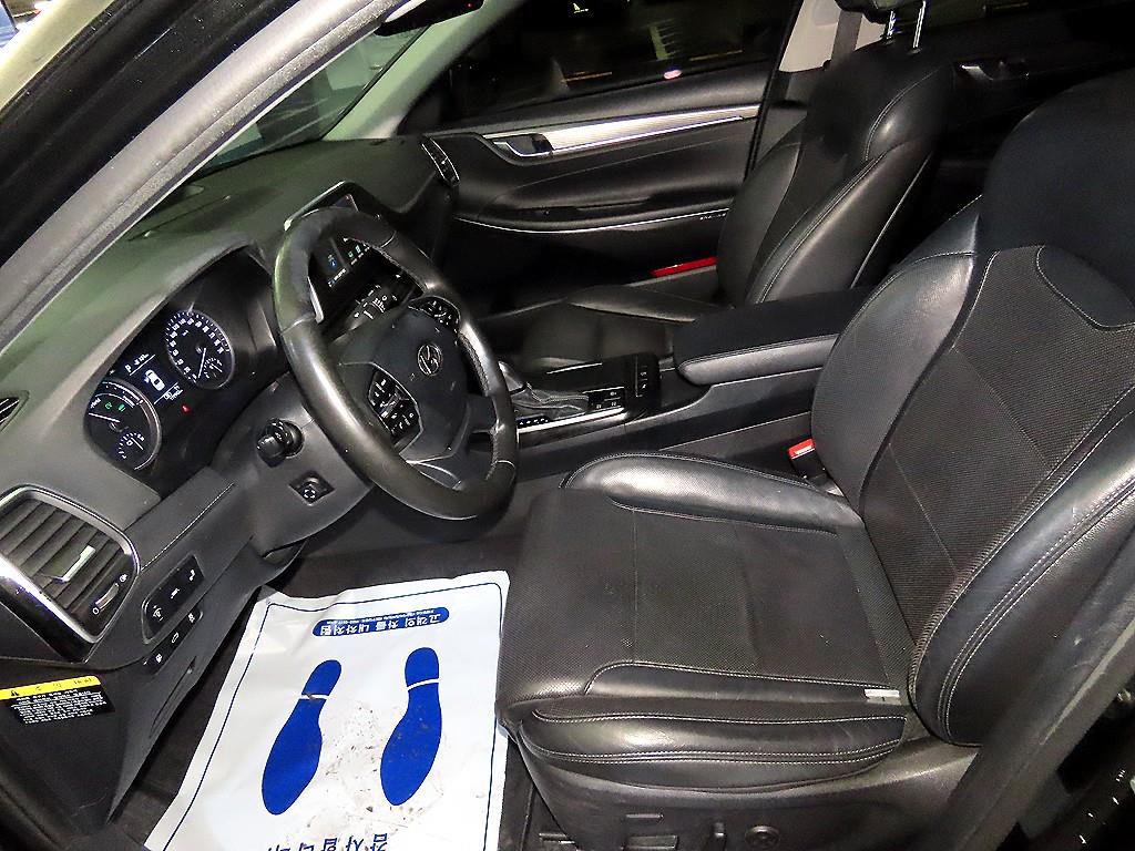 HYUNDAI Grandeur - Vista 6