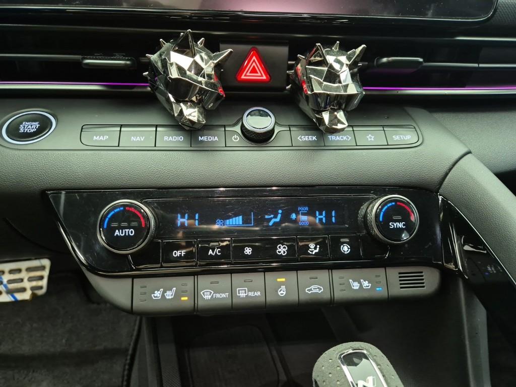 HYUNDAI Avante - Vista 10