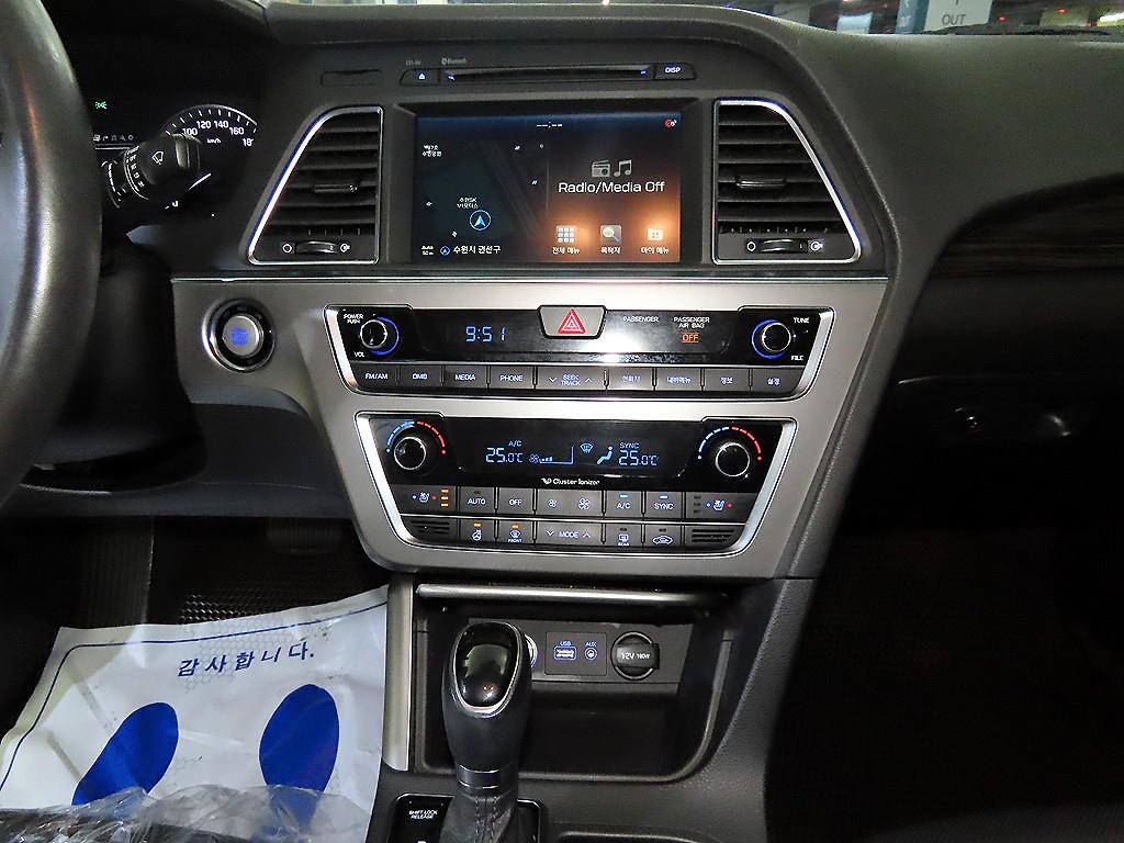 HYUNDAI Sonata - Vista 11