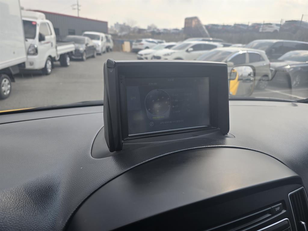 HYUNDAI Starex 2016 Amarillo - Importación desde Corea - HF Imports Iquique - Foto 16