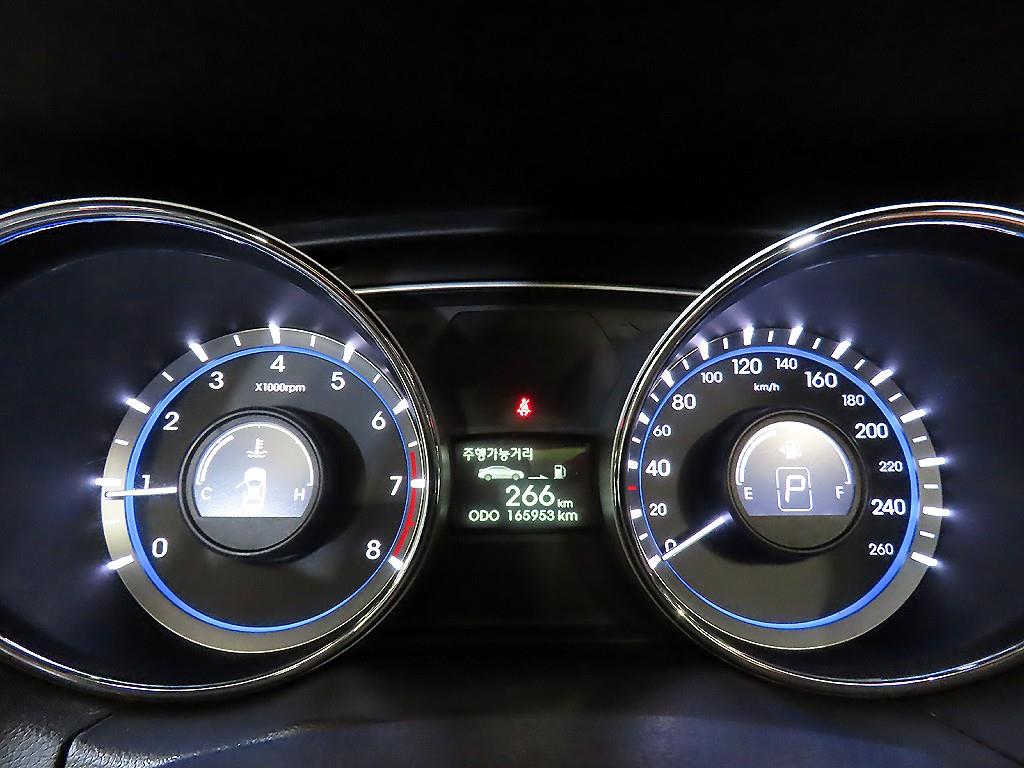 HYUNDAI Sonata - Vista 9