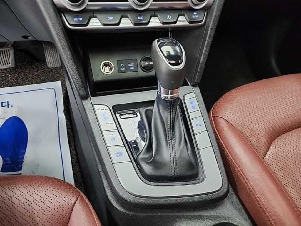 HYUNDAI Avante - Vista 8