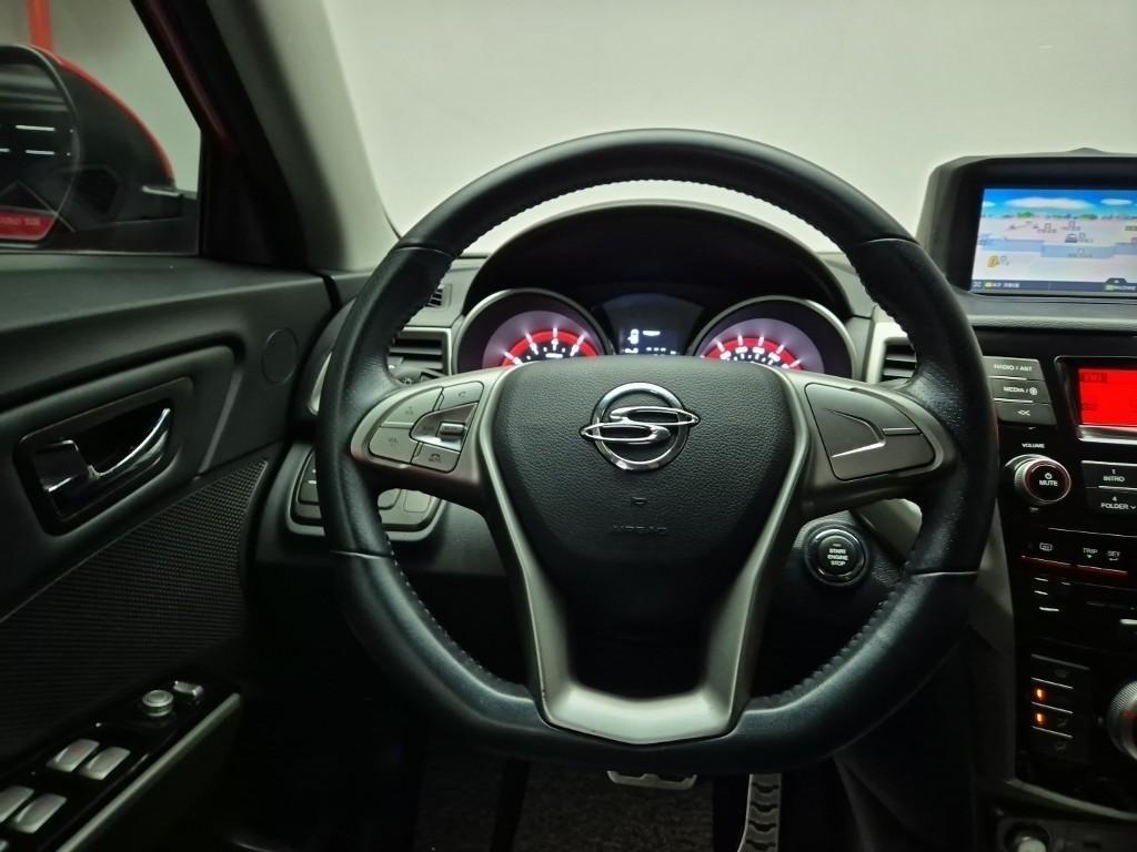 Ssangyong Tivoli - Vista 9