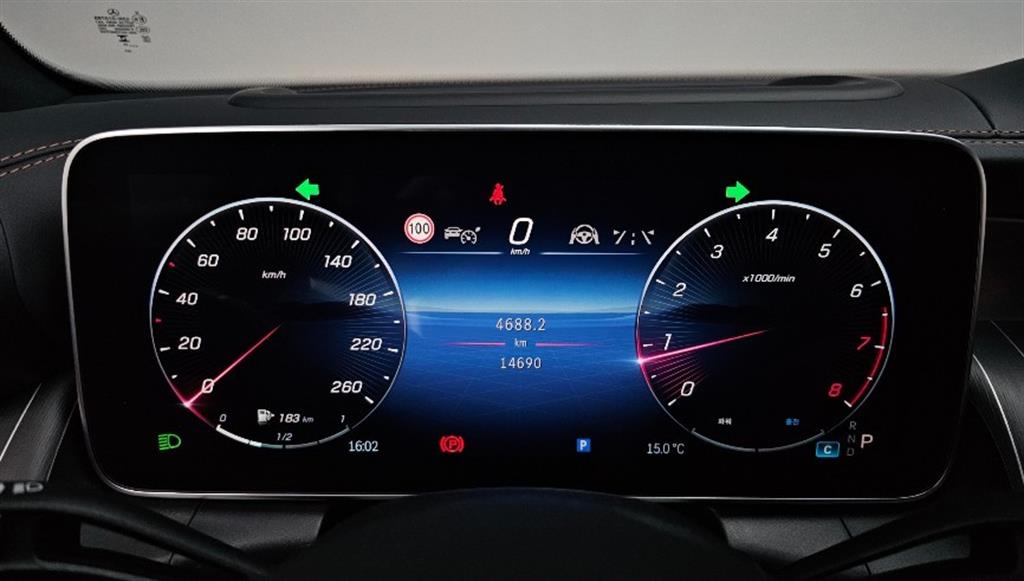 Mercedes Benz GLC Class - Vista 8