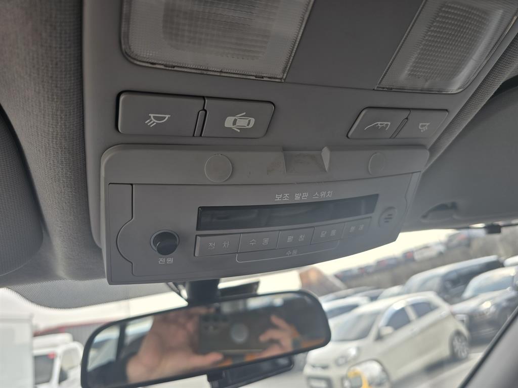 HYUNDAI Starex 2016 Amarillo - Importación desde Corea - HF Imports Iquique - Foto 17