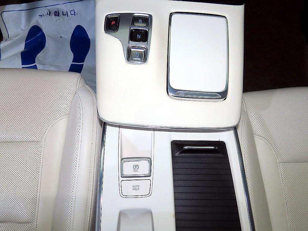 HYUNDAI Grandeur - Vista 12