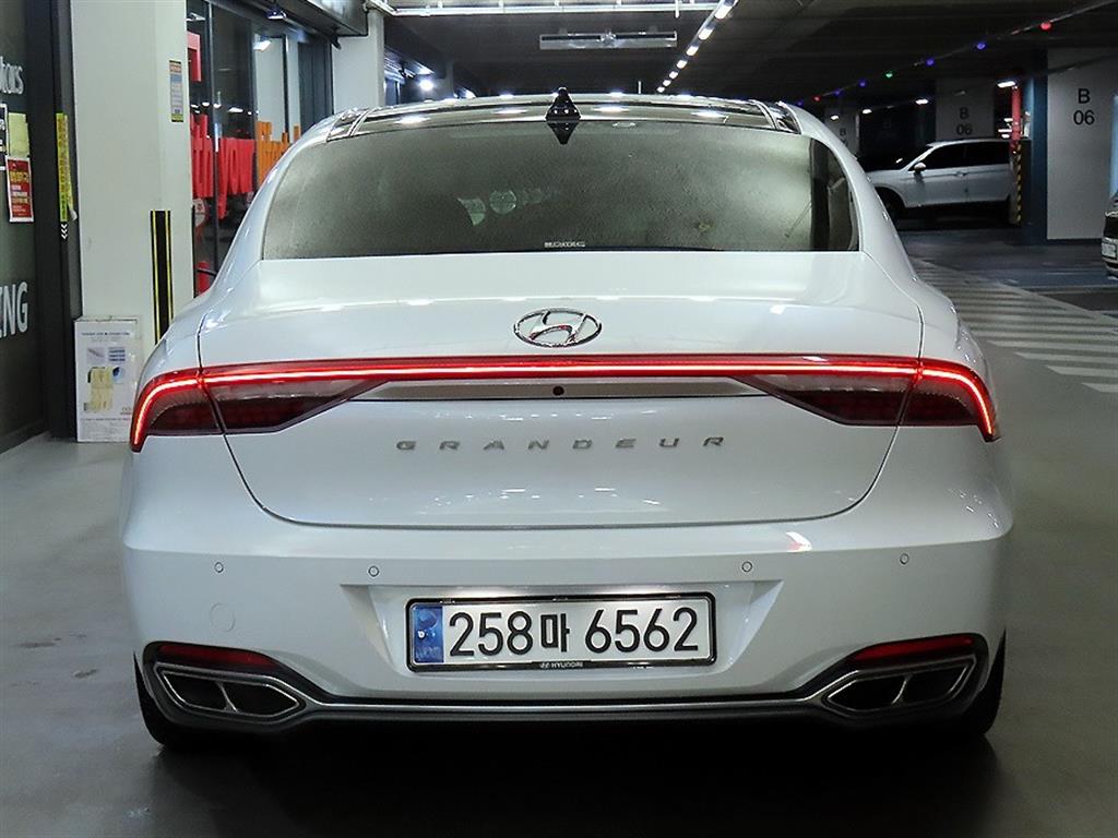 HYUNDAI Grandeur - Vista 5