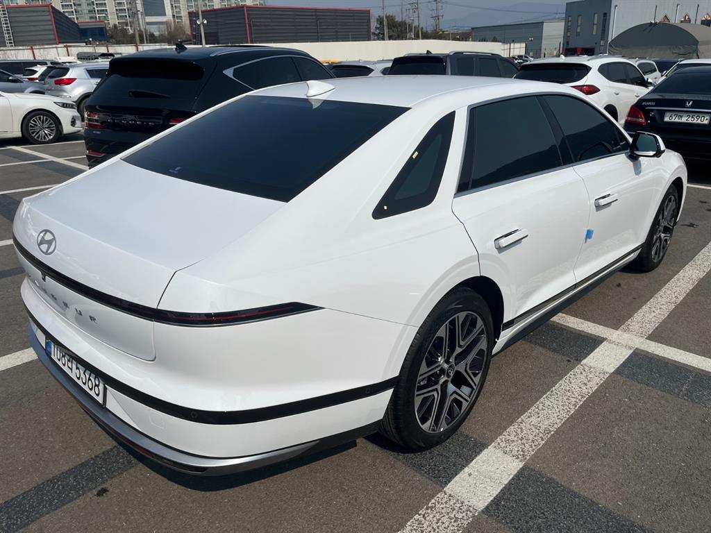 HYUNDAI Grandeur - Vista 6