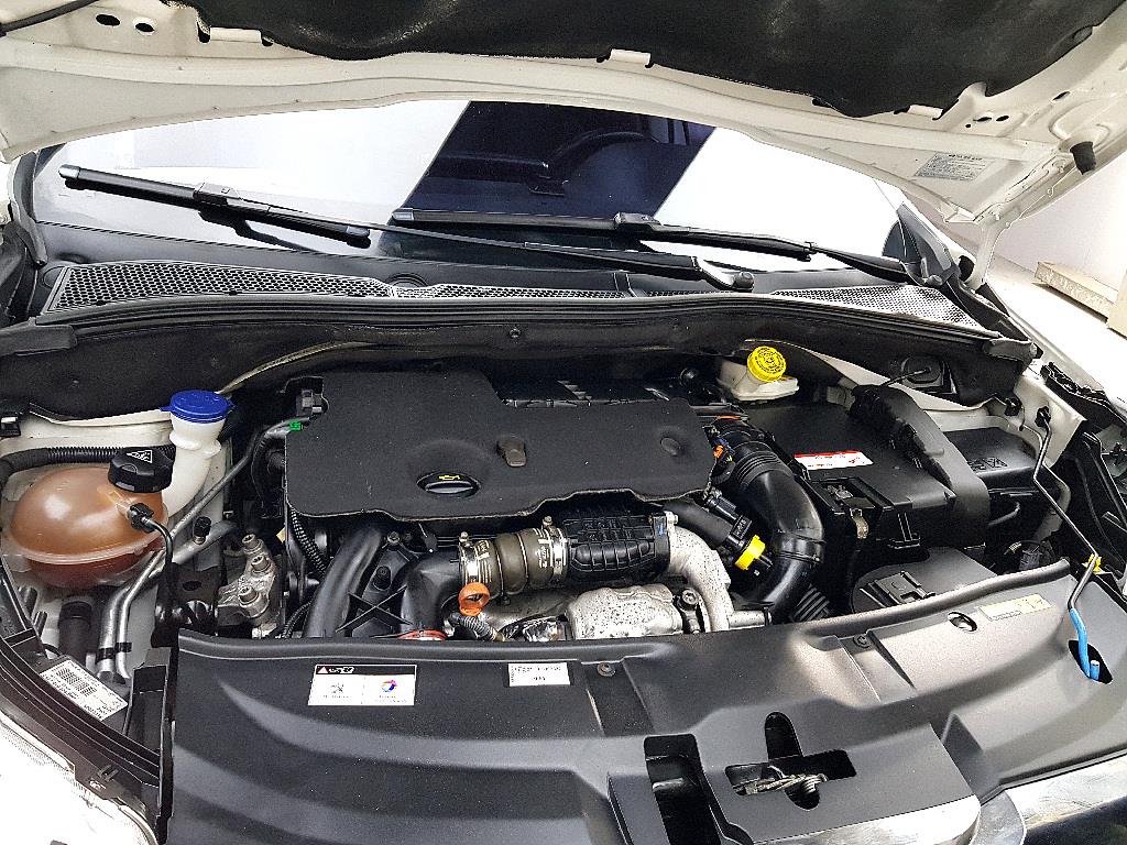 Peugeot 2008 - Vista 6