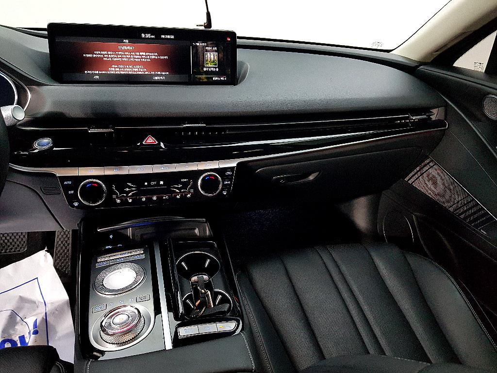 Genesis G80 - Vista 10