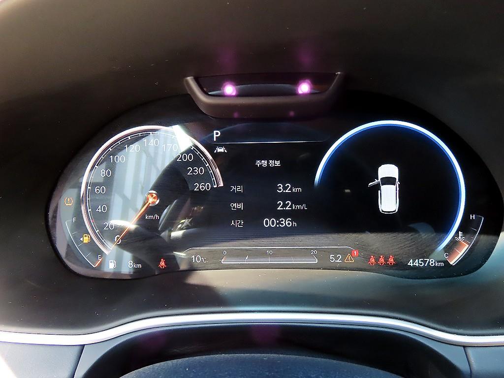 Genesis GV80 - Vista 9