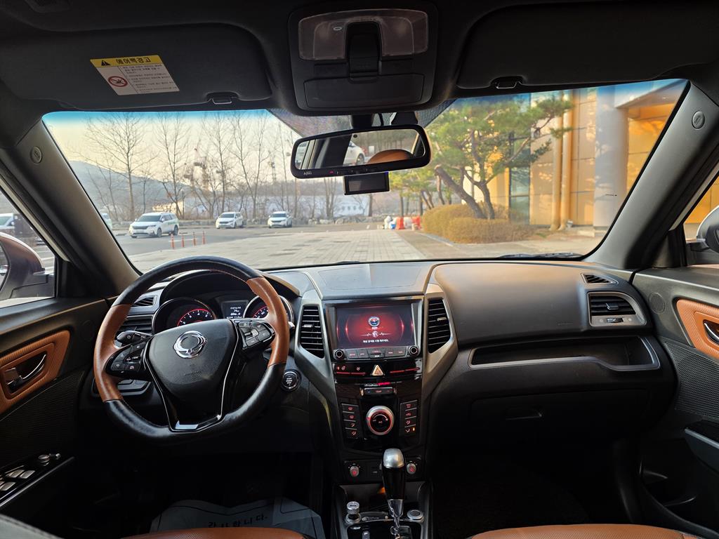 Ssangyong Tivoli - Vista 8