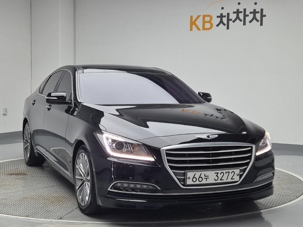 HYUNDAI Genesis - Vista 4