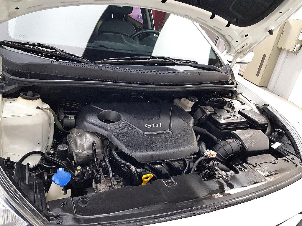 HYUNDAI Accent - Vista 6