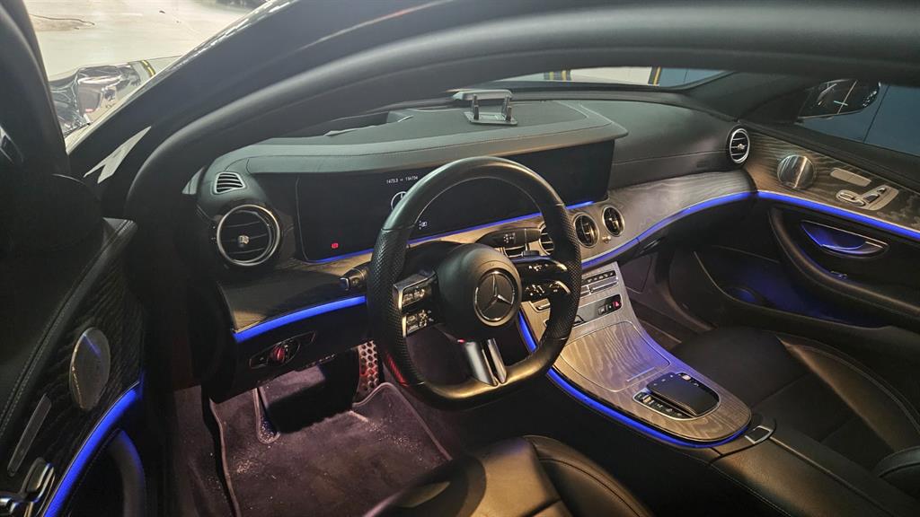 Mercedes Benz E class - Vista 10