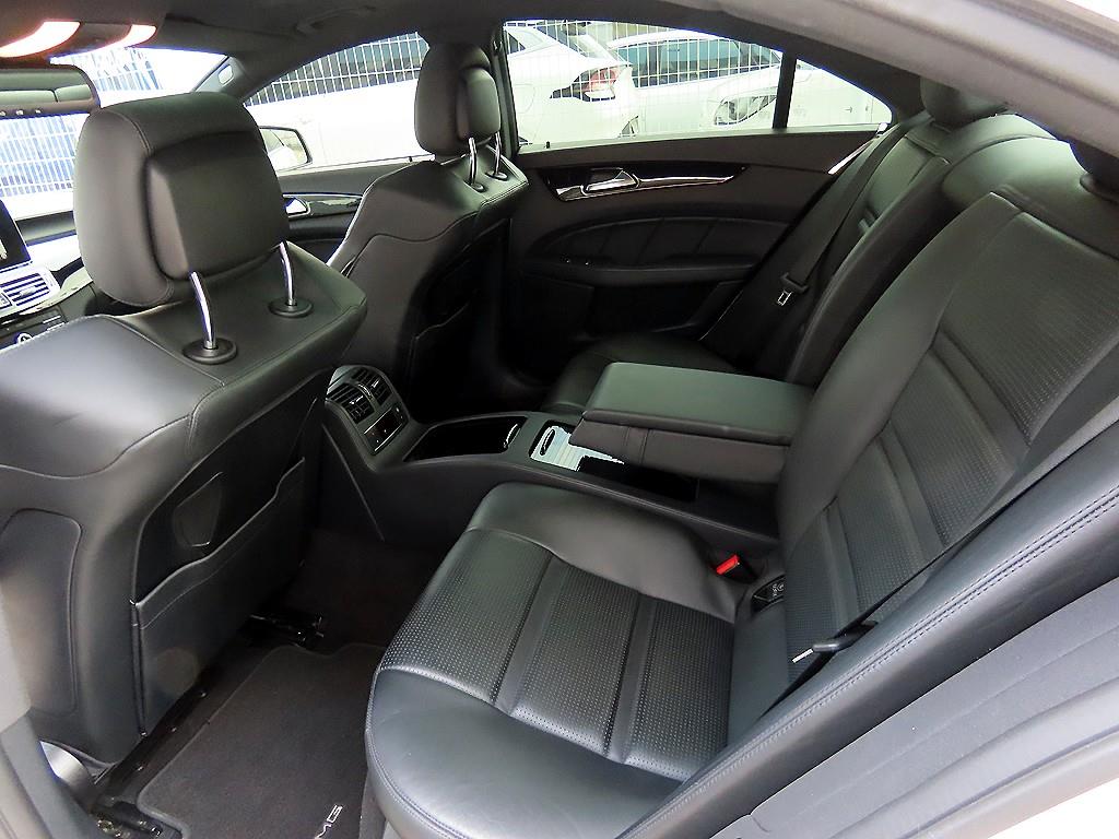 Mercedes Benz CLS Class - Vista 6