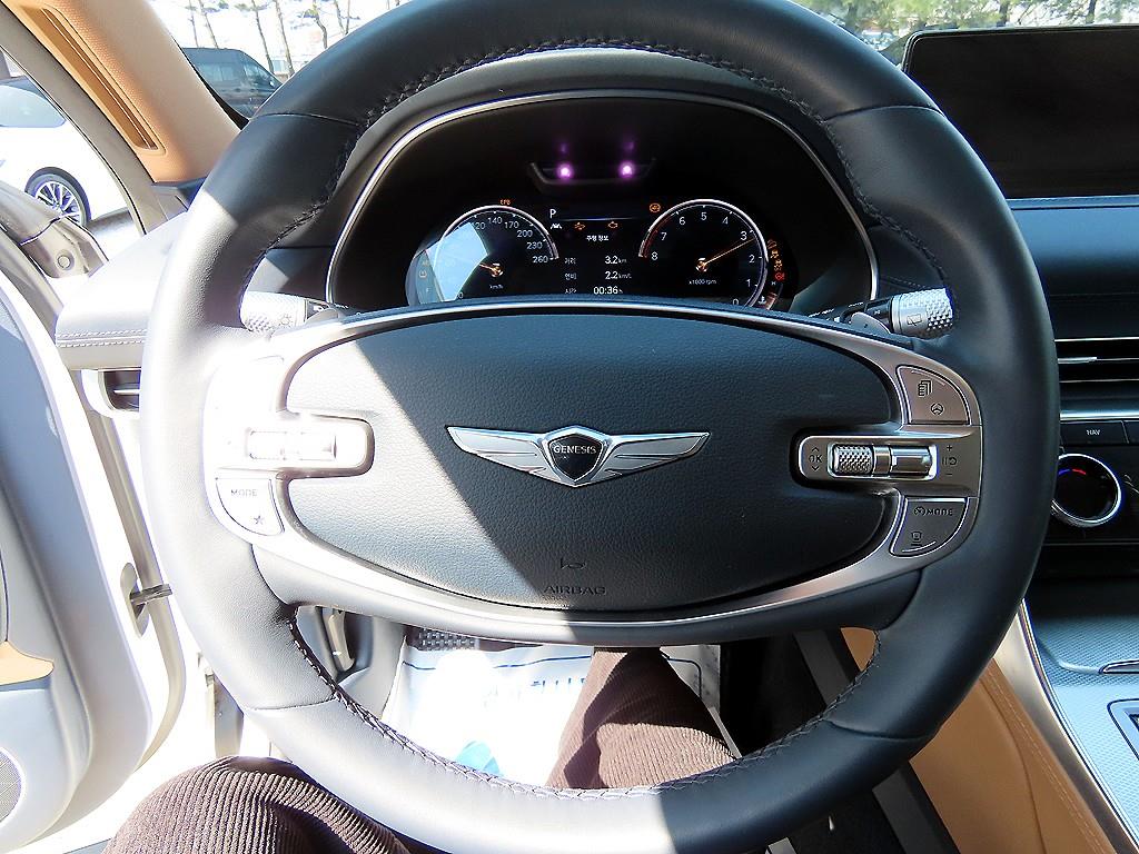 Genesis GV80 - Vista 8