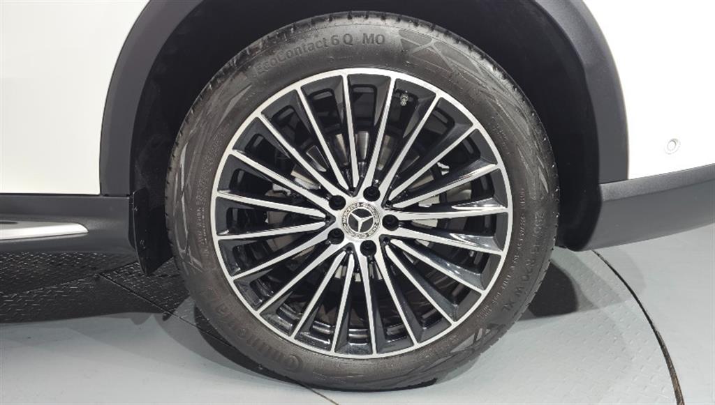 Mercedes Benz GLC Class - Vista 5