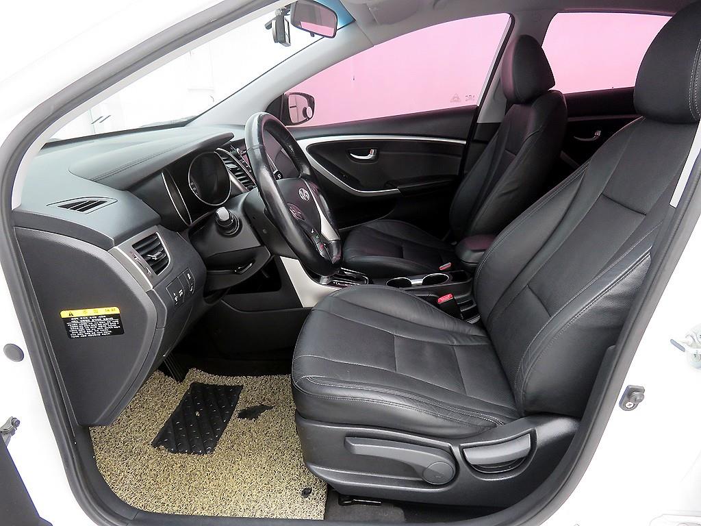 HYUNDAI i30 - Vista 6