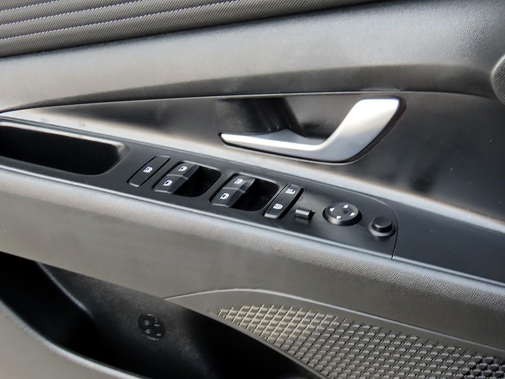 HYUNDAI Avante - Vista 11