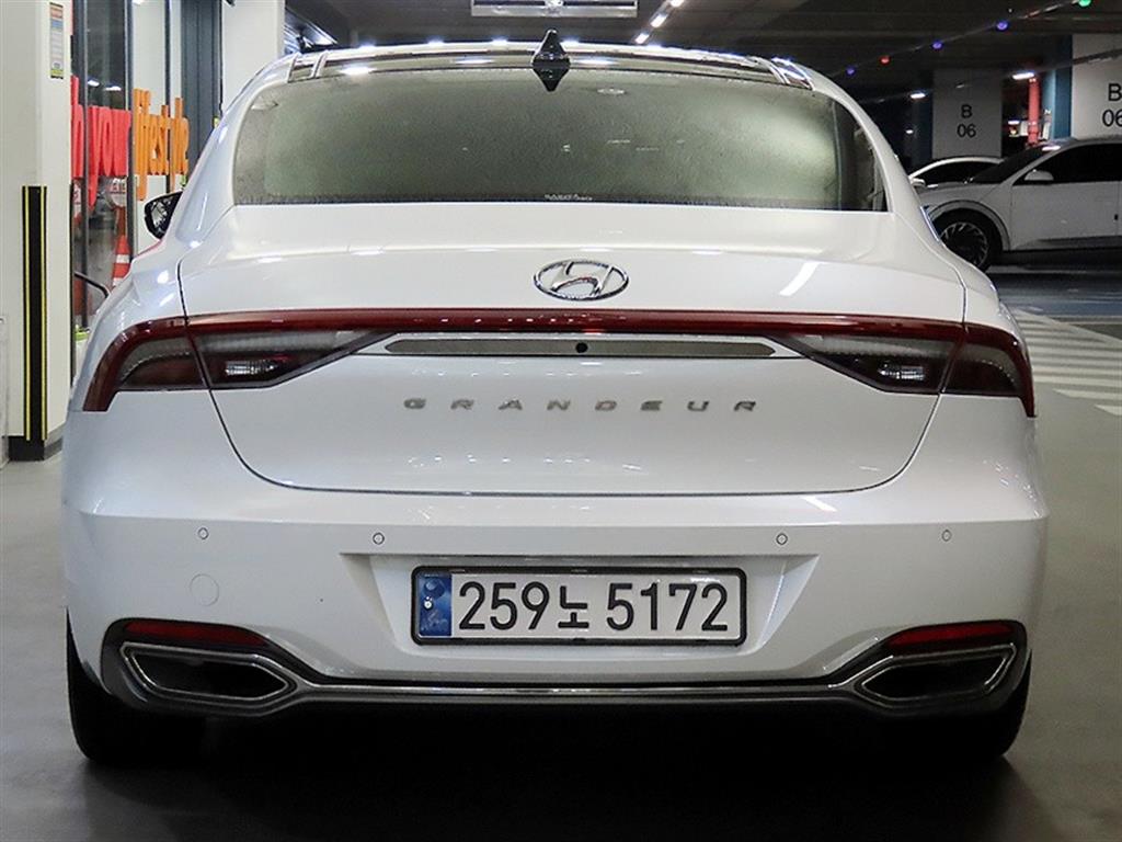 HYUNDAI Grandeur - Vista 5