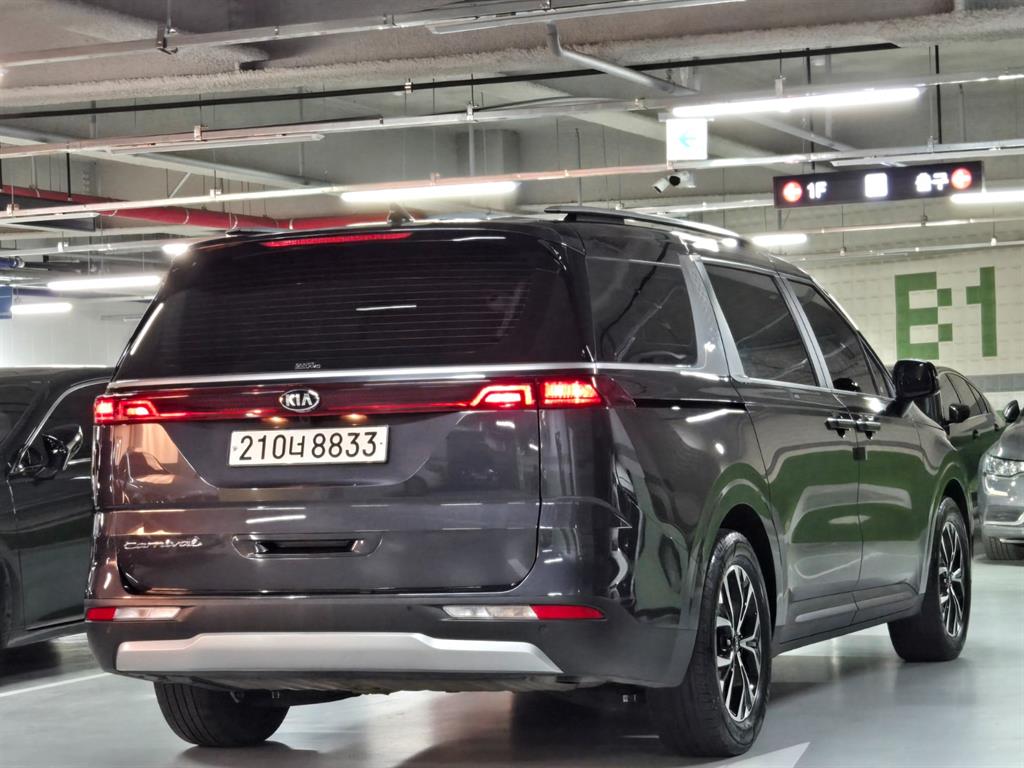 KIA Carnival - Vista 6