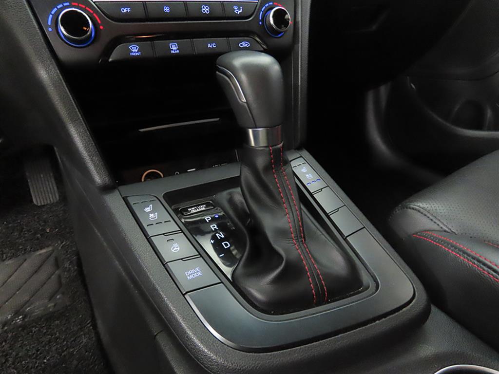 HYUNDAI Avante - Vista 11