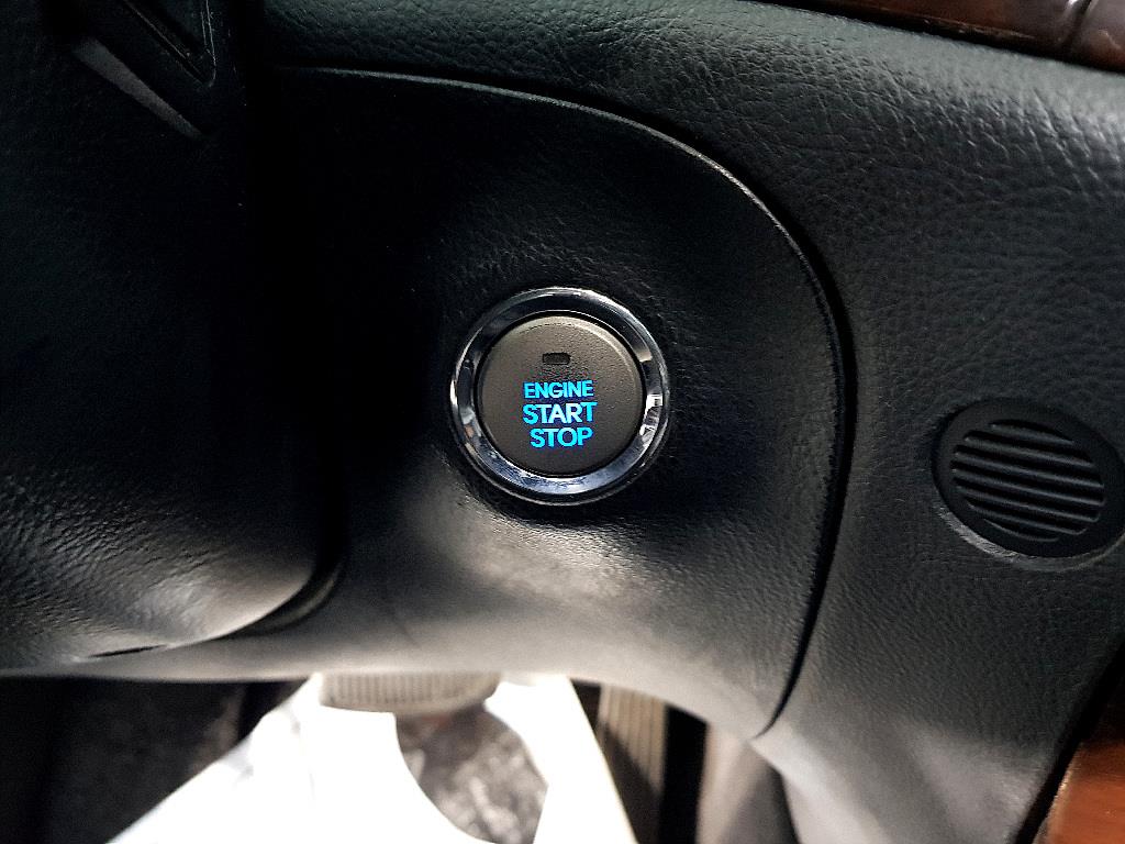 HYUNDAI Genesis - Vista 11