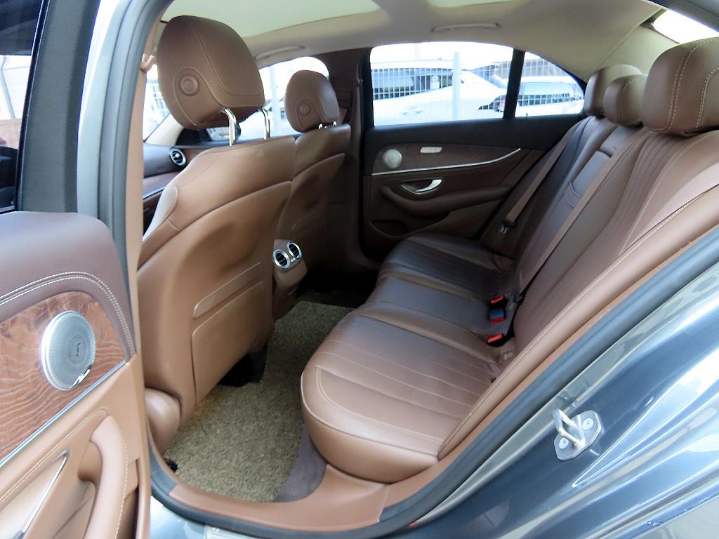 Mercedes Benz E class - Vista 6