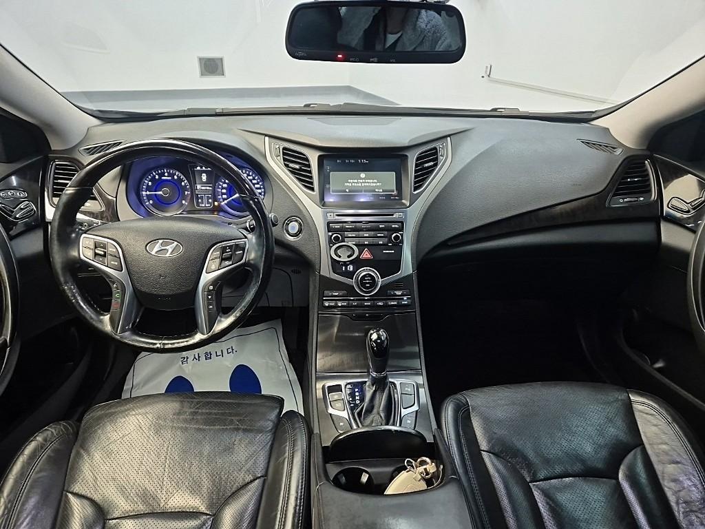 HYUNDAI Grandeur - Vista 7