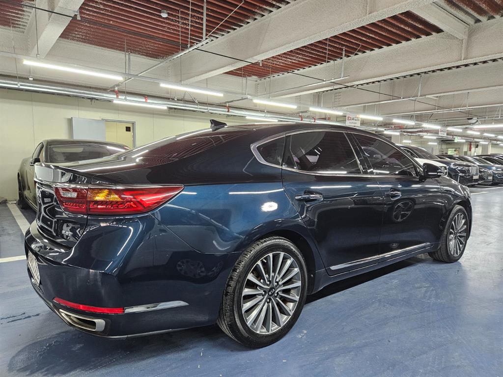 KIA K7 - Vista 4