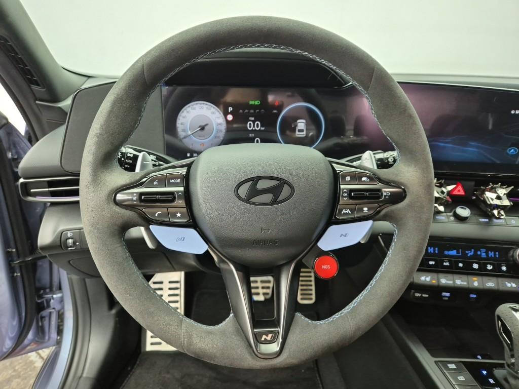 HYUNDAI Avante - Vista 9