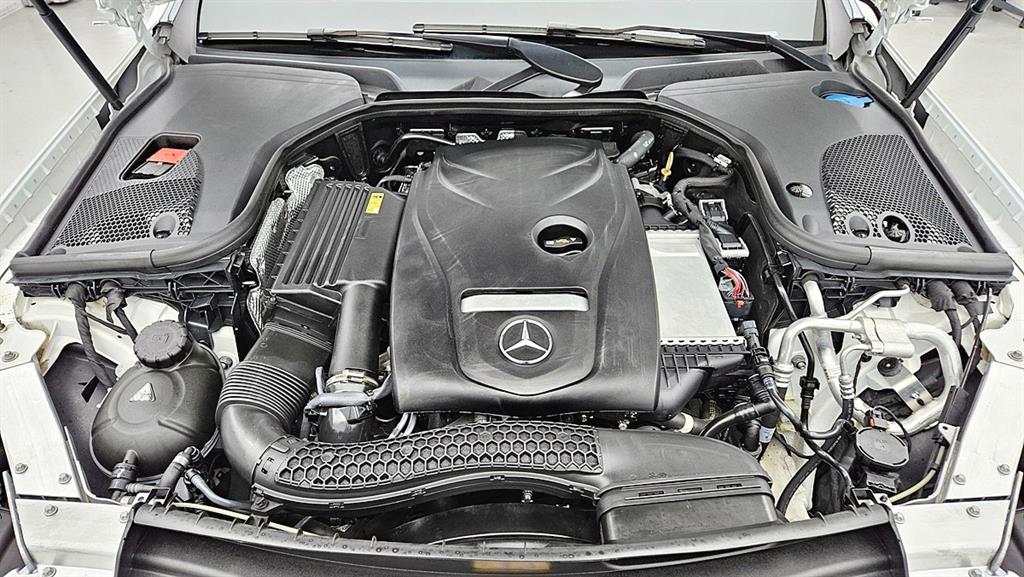 Mercedes Benz E class - Vista 5