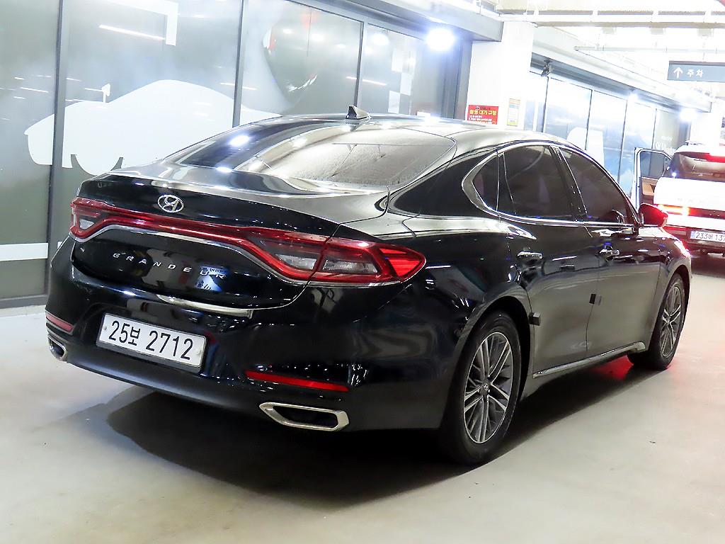 HYUNDAI Grandeur - Vista 4