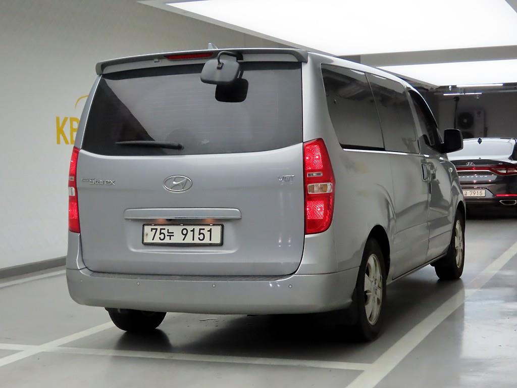 HYUNDAI Starex - Vista 4