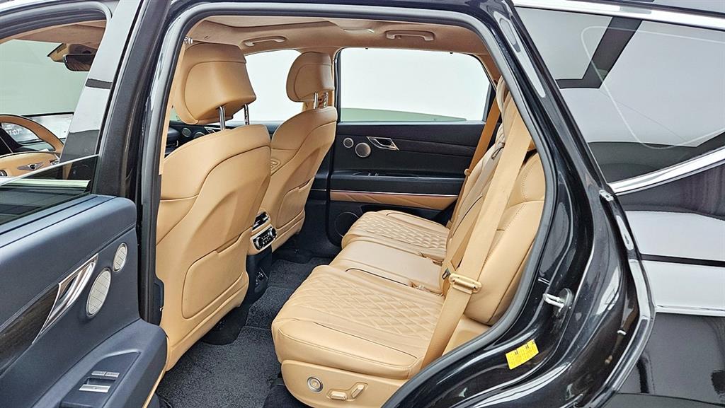 Genesis GV80 - Vista 8